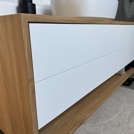 Referenzen - Waschbeckenunterschrank mit Schubladen und offenem Fach