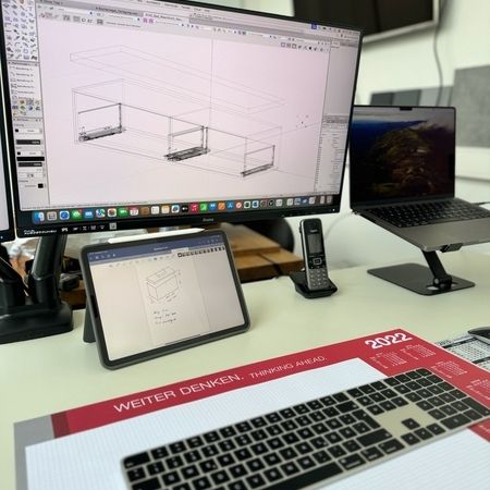 Referenzen - Möbeldesign auf einem Bildschirm